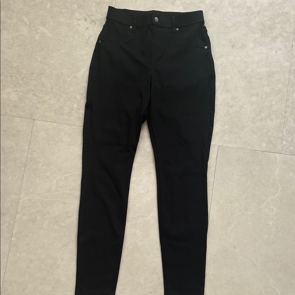 NWT HUE Ultra Soft Black Jeans
